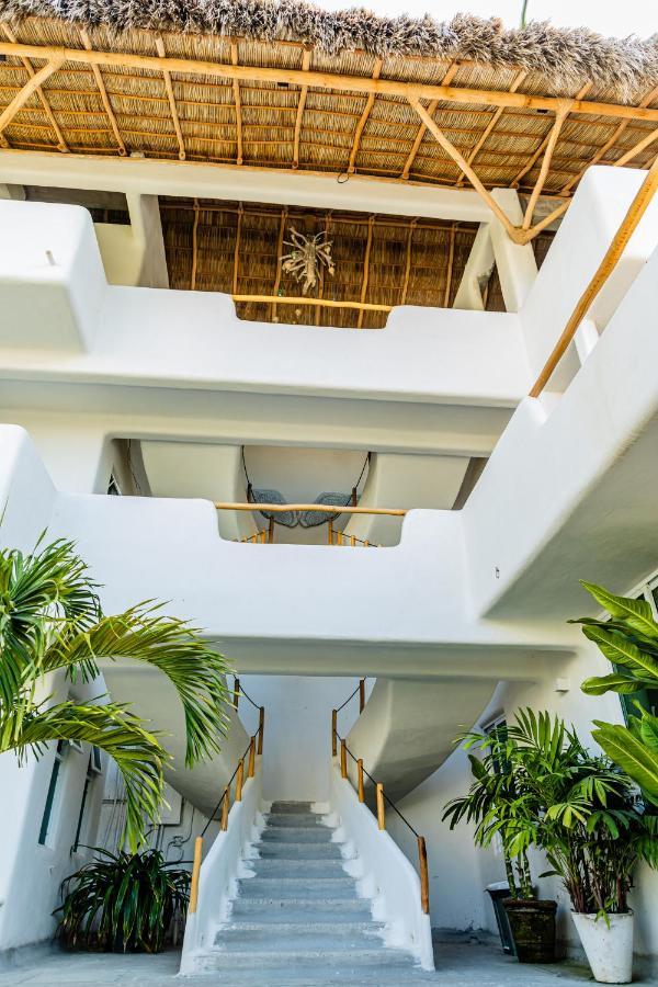 El Sho - Hotel Organico 부세리아스 외부 사진